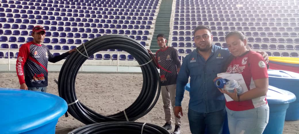 Gracias al 1x10 del Buen Gobierno creado por el Presidente <a href="/NicolasMaduro/">Nicolás Maduro</a> habitantes del sector "Omar Catarí" en el CC Guayamure, en la pquia Juáres fueron beneficiadas 96 familias, con 200 mts de manguera con sus respectivas uniones,  ratificando el compromiso <a href="/LuisJonasReyes/">Luis Jonás Reyes</a>