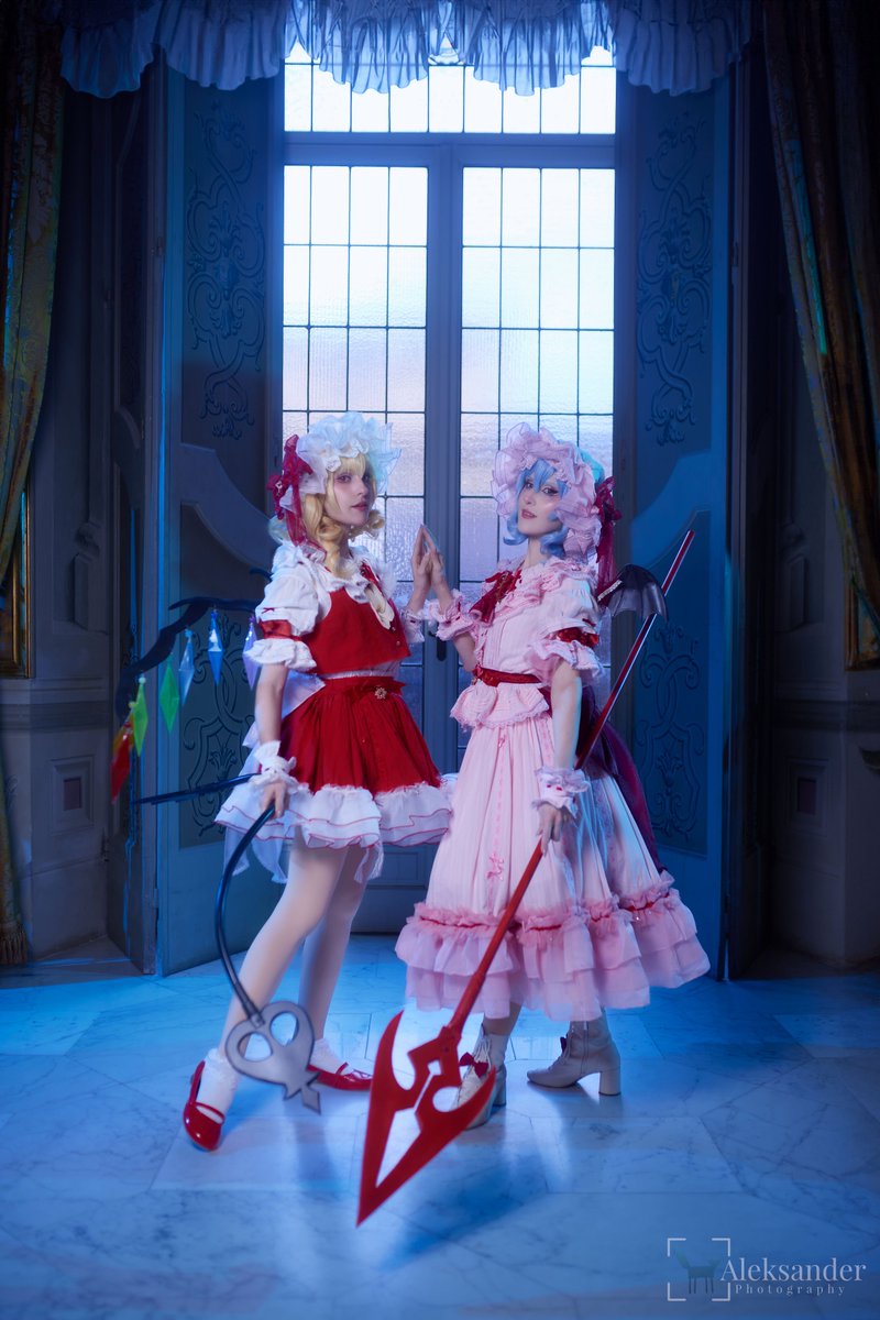 Scarlet Princesses 🥀

Ph by <a href="/Aleksander_ph/">Aleksander Photography</a> 
#東方Project #コスプレ #RemiliaScarlet #flandrescarlet #touhouproject #cosplay