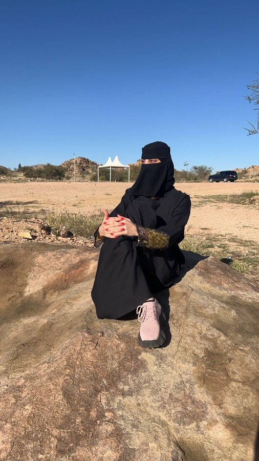 زواج مسيار الخبر 
مطلقه عقيم عمري 34
جميله مقبوله ناعمه شكلي اصغرمن عمري 
وزني64طولي168
السكن بيت ملك مرتاحه مادياً ولله الحمد ارغب في زواج مسيارطلبيةرجال يشاركني الحياه الزوجيه 
مايهم اذا كان كبير بالعمر 
اقبل في السريه التامه مسيار عندي سكن خاص