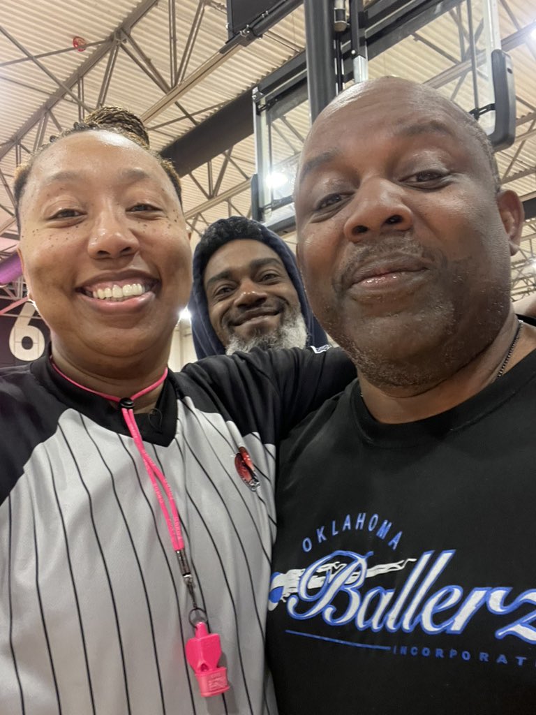 Naciska Gilmore tweet media