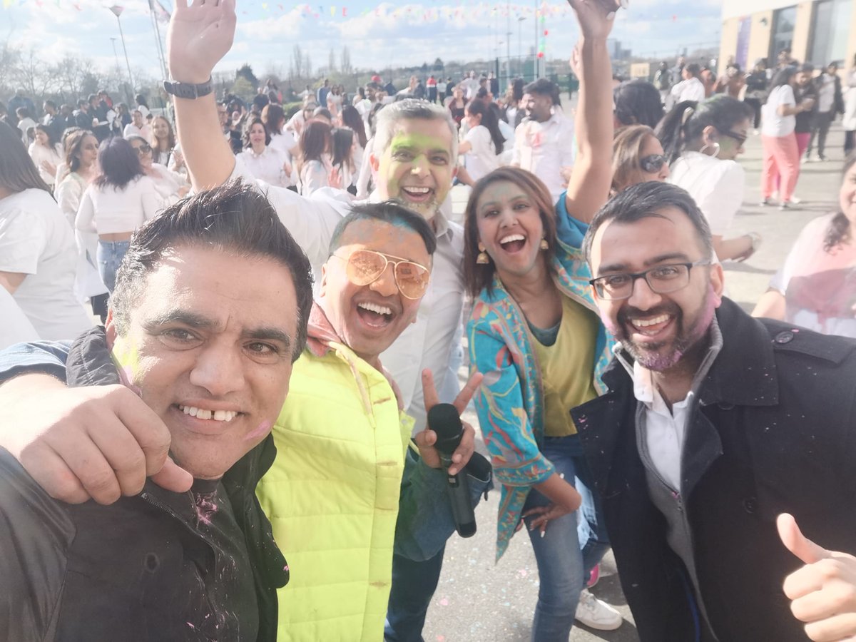 KrupeshHirani's tweet image. #HappyHoli

You can always rely on Bollywood Dance School UK to put on an amazing Holi event!