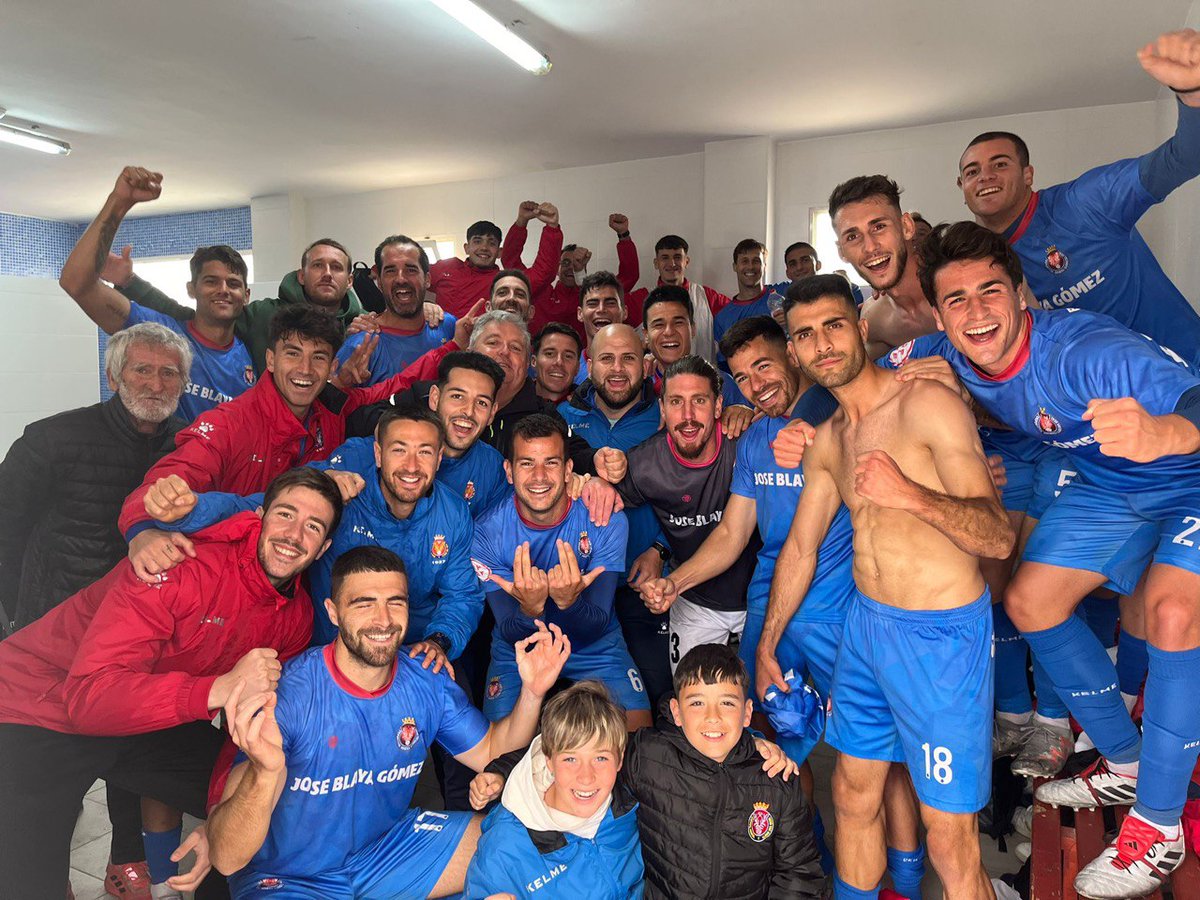 🫣 ¿Quién le pone titulo a esta foto? ⤵️