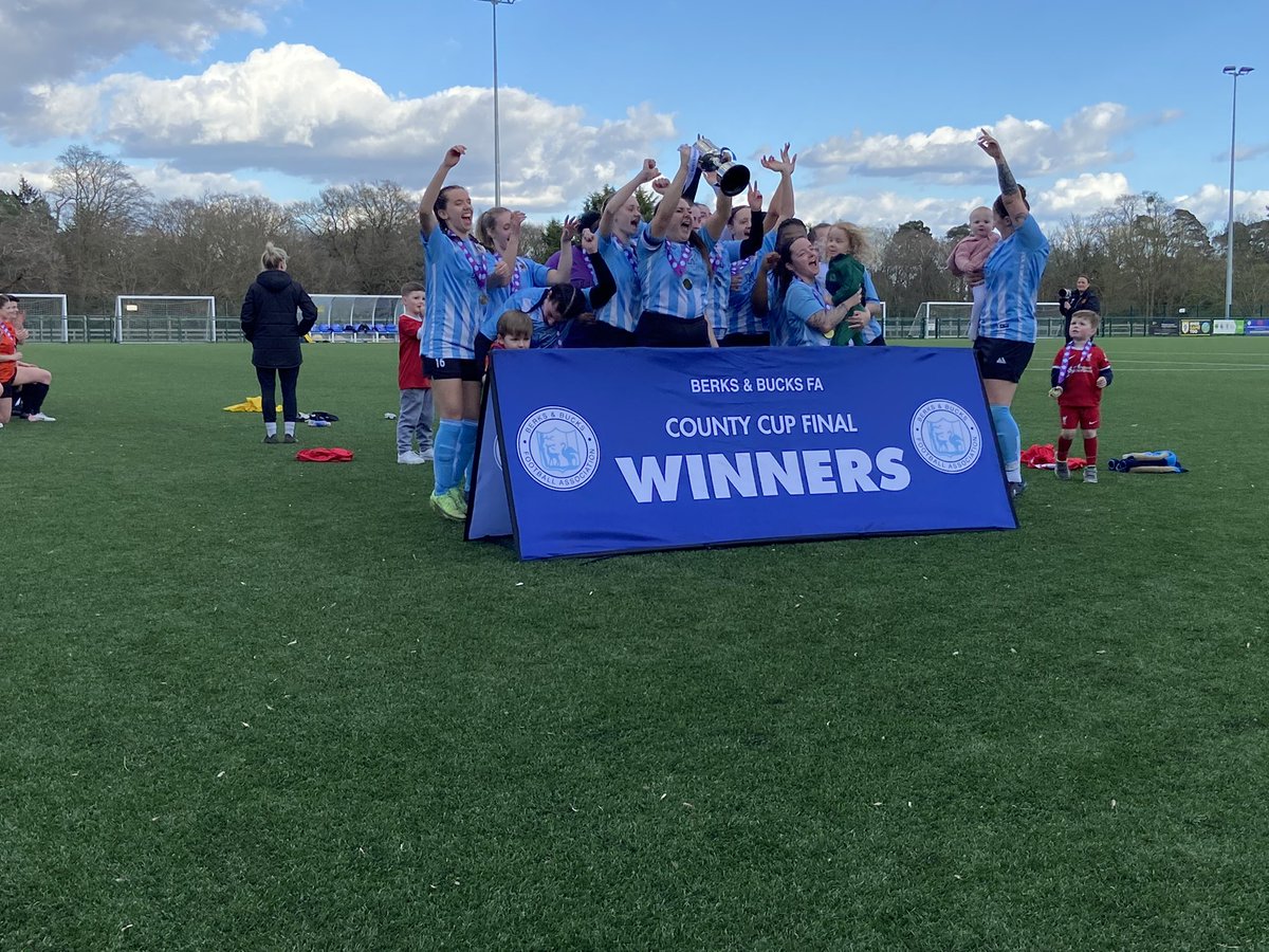 Congratulations @TP_GirlsFC on winning the BBFA Women’s Trophy! 2-0 winners over a spirited @WallingfordLFC who hugely contributed to a competitive final!