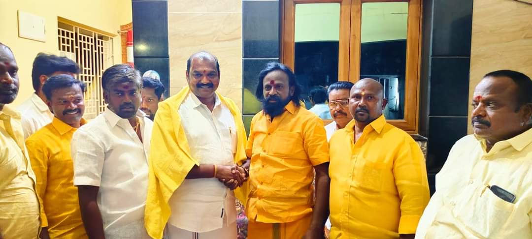 தேசிய ஜனநாயக கூட்டணியின் திருச்சி பாராளுமன்றத் தொகுதி வேட்பாளராக அறிவிக்கப்பட்டுள்ள அம்மா மக்கள் முன்னேற்ற கழகத்தைச் சேர்ந்த திரு.செந்தில்நாதன் அவர்கள் தமிழர் தேசம் கட்சியின் ஆதரவு வேண்டி நேரில் வந்திருந்து தற்போதைய மக்களவைத் தேர்தல் மற்றும் தொகுதி குறித்த ஆலோசனையில் ஈடுபட்டார்.