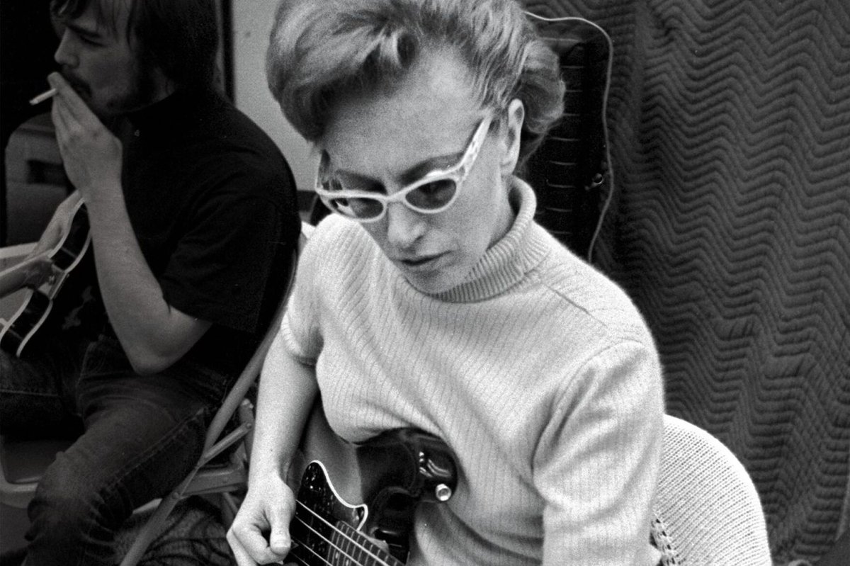 Join me in wishing a very happy birthday to Carol Kaye.  She's best known for her work in Motown, pop and rock, but she was born into a musical family and began her carreer at an early age playing with big bands and at bebop jazz clubs.  
 #planetelegance #roncarter #jazz