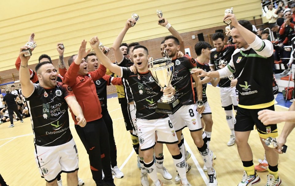 Temporada 23/24
Copa de Extremadura
Final

<a href="/talayuelafs/">Buhersa Talayuela FS</a> 3-9 <a href="/grupolopez14/">GrupoLopezBolañosFS</a> 

<a href="/roman_cory12/">Roman</a> ⚽️⚽️
<a href="/SukocaceresSuko/">Felixsuko10</a> ⚽️⚽️⚽️
<a href="/AlexGonzalez008/">Alejandro Gonzalez</a> ⚽️
Javi ⚽️⚽️
<a href="/jesusflecha1/">jesus flecha</a> ⚽️

Somos C💚MP🤍ON🖤S!!!!

Seguimos haciendo historia familia.Gracias afición!!!

#lacopamola🏆⚽️
#123👼🏻2💫🤍🖤❤️