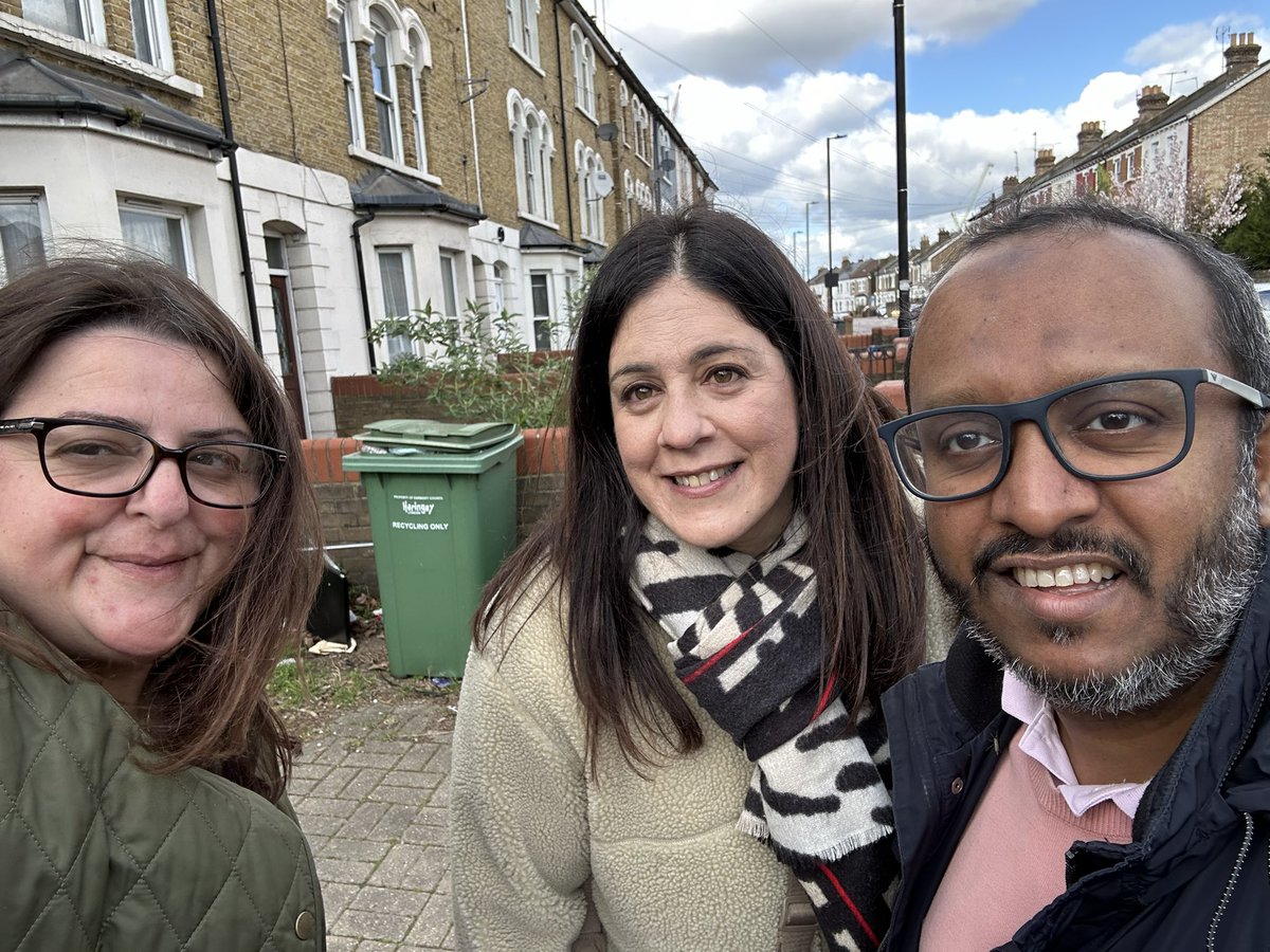 Our canvassing for @SadiqKhan in Wood Green today with my ward colleagues @perayahmet @kmamoyeed #VoteLabour