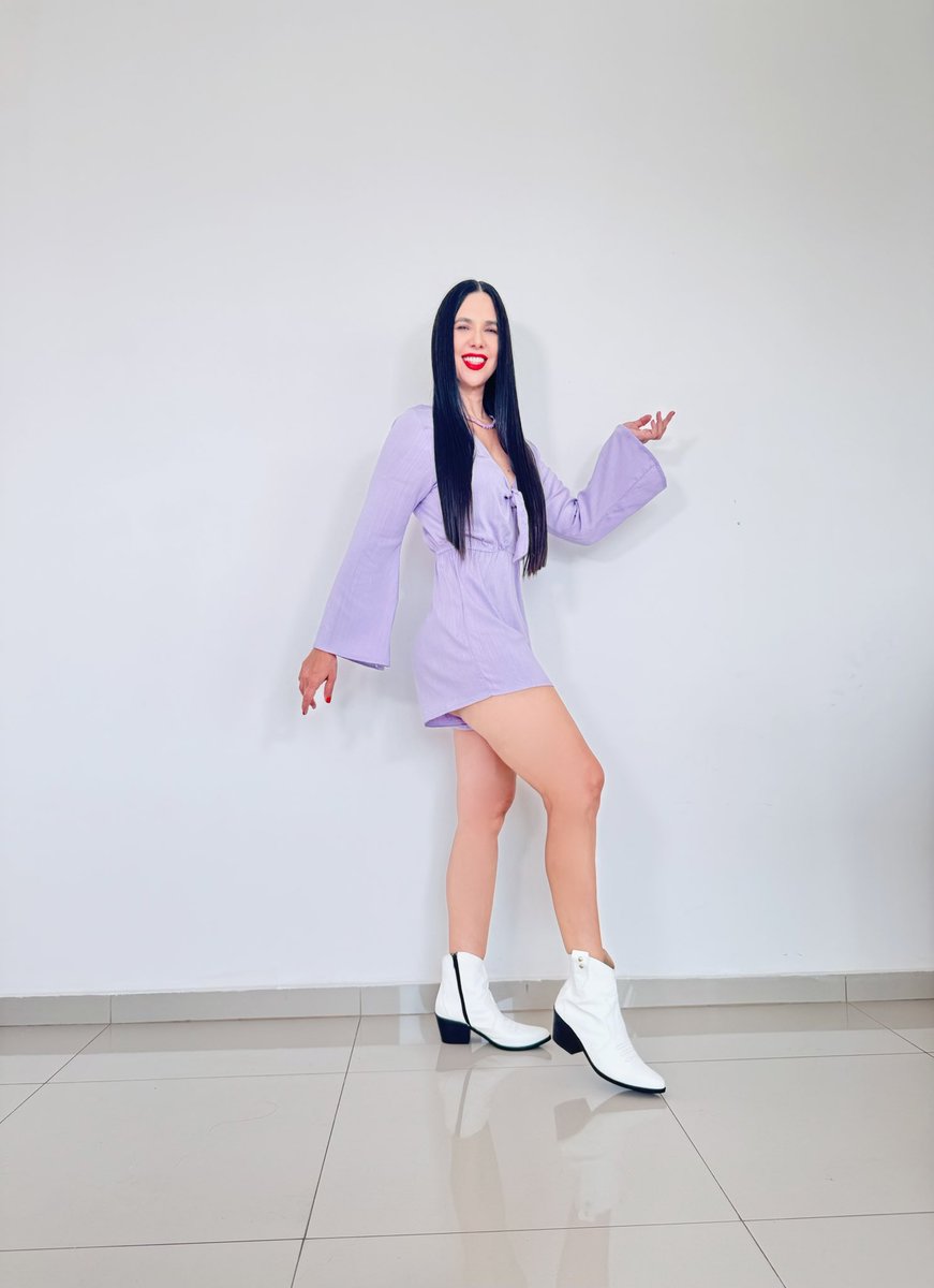 noritarodrigok's tweet image. “La verdadera belleza de una mujer radica en su fortaleza
interior y su poderoso espíritu.
✨💪 #MujerEmpoderada
#FuerzaFemenina”
💁‍♀️ charmepy 
💍 agarratecatalinapy 
👗 naileparaguay 
👠 guenpascalzados