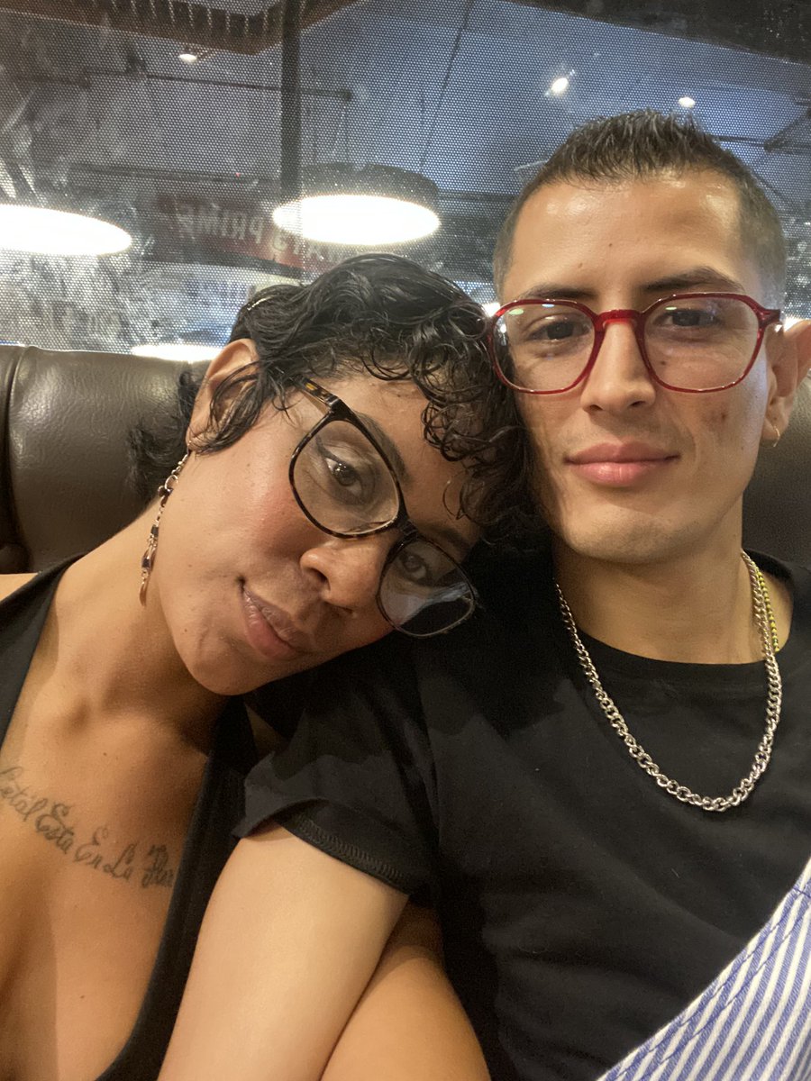 rememberross_'s tweet image. ¿Quien por el jockey? 🍿