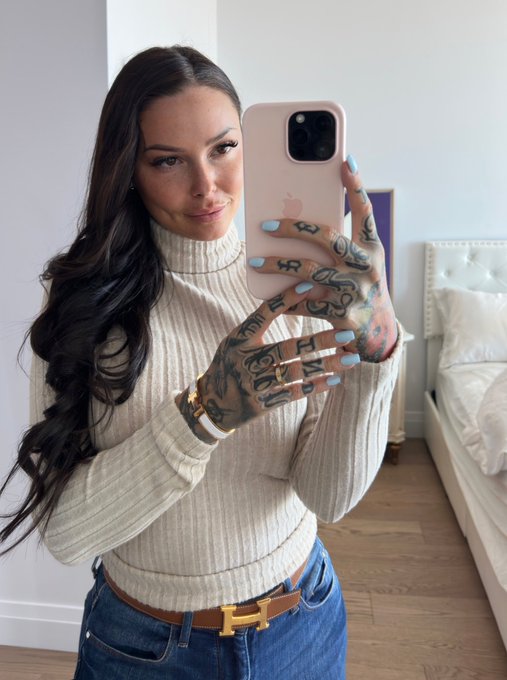 sunday boozy brunch 🥂🥐 https://t.co/oyvqBalWCj