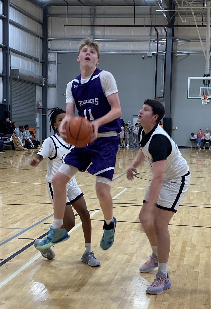 Davis Winters with the driving layup for Charlottesville Crusaders and a nice finish despite defenders efforts swiping at the ball.  #BigShots #RalphSampsonTipOff