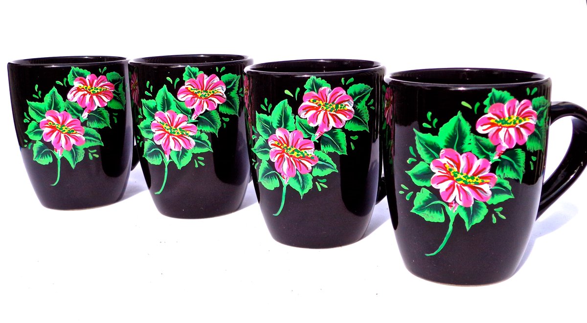Coffee lover gift etsy.com/listing/180914… #coffeelover #coffeecups #handpaintedcups #SMILEtt23 #CraftBizParty #mothersdaygift #etsyshop #etsyfinds