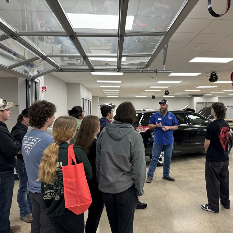 risdHS's tweet photo. Love being able to show students what a bright, successful future looks like by going to @tstcwaco to pursue their passions! #RobinsonISD #TechXperience https://t.co/wkWvXpgXJj