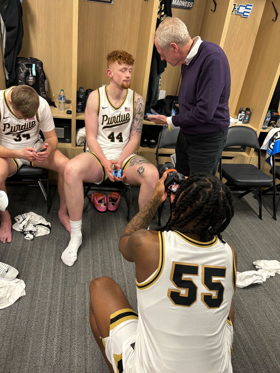 Exponent_Sports's tweet photo. Lance Jones and Braden Smith took their turns capturing locker room moments with a photographer’s camera after the win. https://t.co/oqJWiZxJLJ
