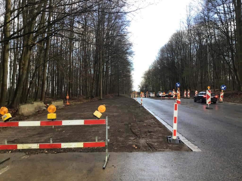 alechat1's tweet photo. Travaux de la #cyclostrade #F205/#C205:
La traversée de la #N275 juste avant le tunnel cyclable sous le chemin de fer commence à prendre forme. https://t.co/kGdzHaCAg6