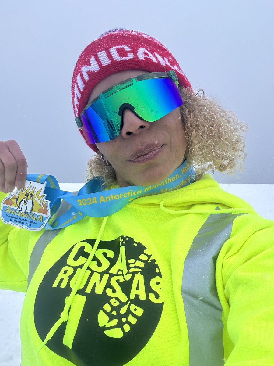 ⁦⁦@CSARunsAs1⁩ representing in Antartica ❤️ What a challenge and what an amazing marathon. #platanopower #leadersinmotion ⁦@FollowCSA⁩ ⁦@owe_csa⁩ and now two more continents to go :)