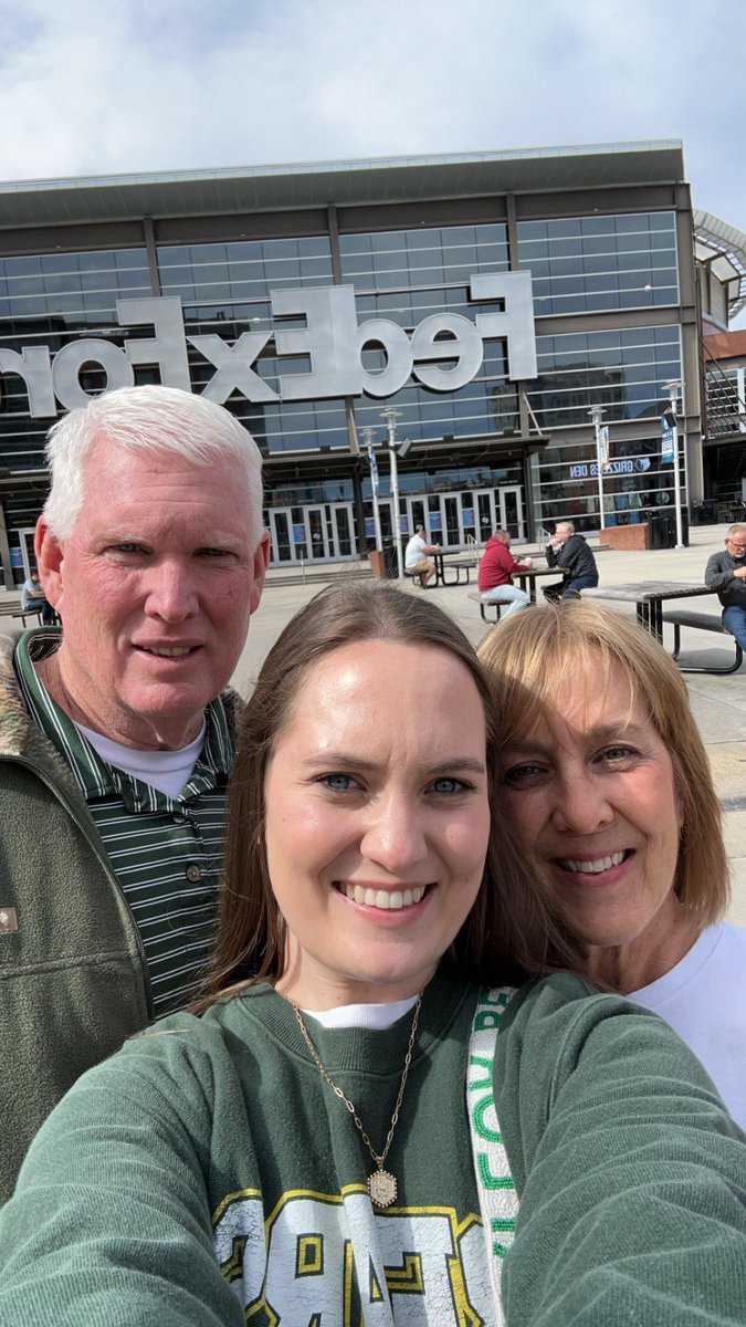 jsmharrell's tweet photo. Go Bears! Sic em! #MMSelfie https://t.co/GQGFq3Klpk