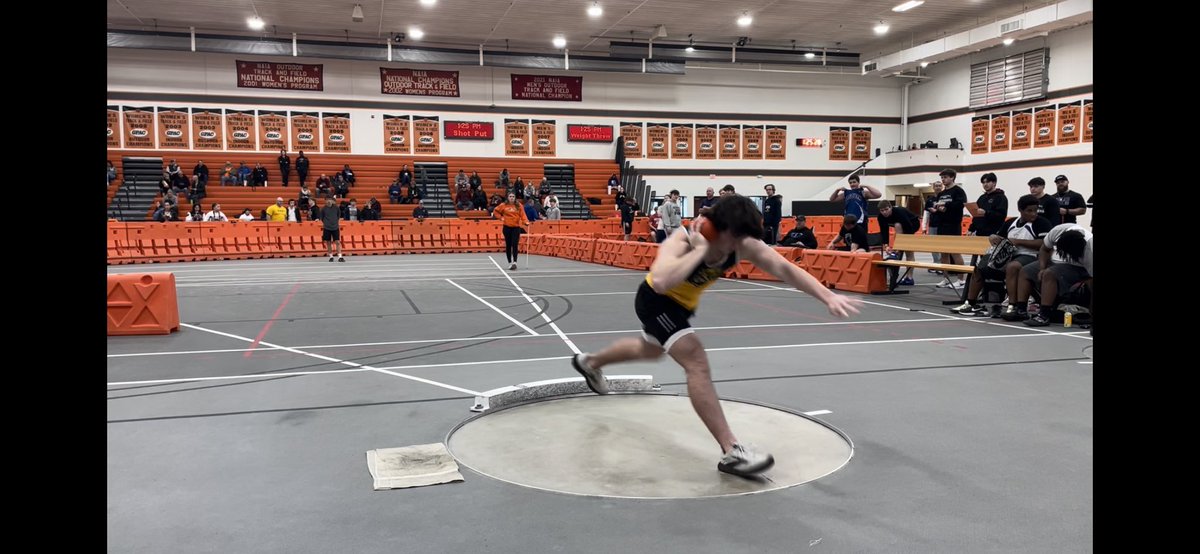 Great PR of 43’ 1.25” for @ConnorSams7 at the Doane Indoor. How many throwers follow up with a 7.05 60m? This one did!
