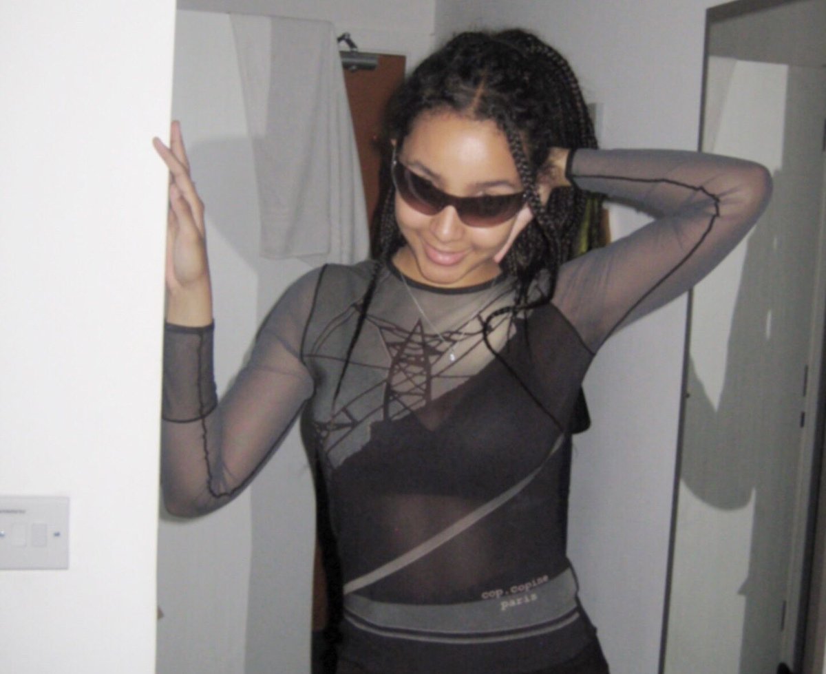 troyyallen's tweet photo. her anonymous era was so iconic to witness, you really just had to be there. https://t.co/Gzf7MOebak