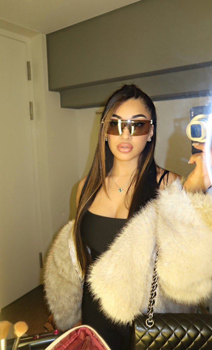 julianna_lua's tweet image. get it sexxxyyy