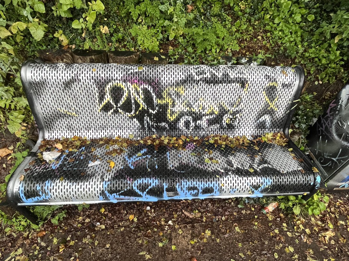 Irish182's tweet photo. @ballantinejoan @markhiggins83 @belfastcc @PaulaJaneB @garymckeown @JakeOKane @PSNIBelfastS There are a few black spots continually targeted yet consistently ignored, as has been suggested, either a simple covert operation in particular areas or a no of well placed cameras. The cost of solving the problem must easily outweigh the prohibited cost of continually cleaning https://t.co/vnqHFX1eWo