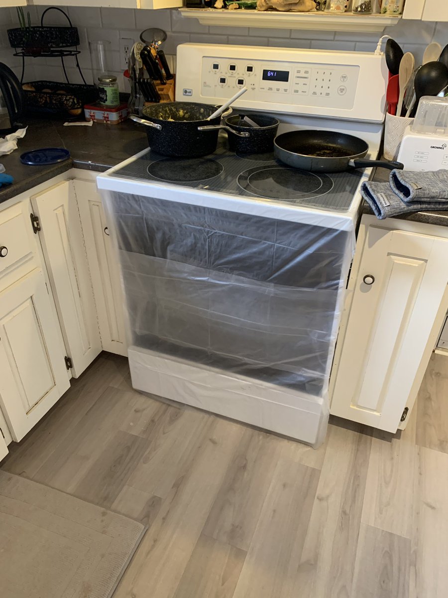 adamsma7's tweet photo. Hey @LGCanada I know it may be out of warranty but this is down right dangerous especially in a house with kids.

Do better. https://t.co/8XwdCS7olk