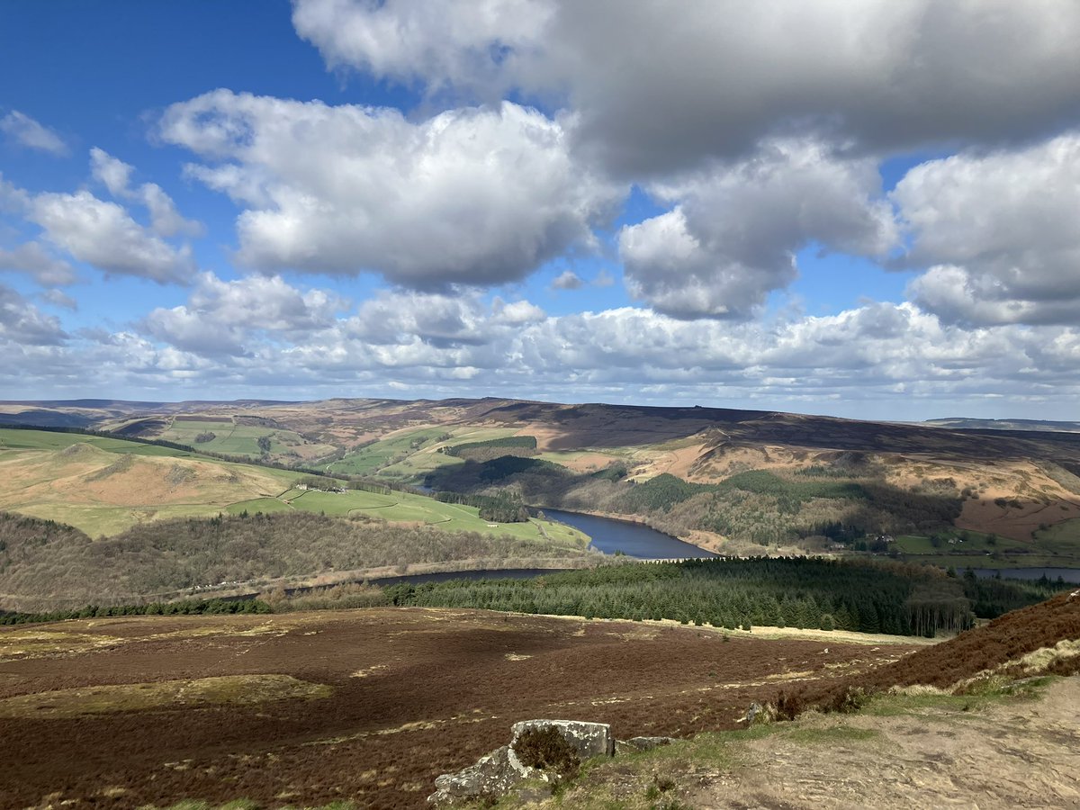 More #PeakDistrict adventures with the #Derbyshire Young Walkers again today 🥾🏔️ 9.5 miles in the Dark Peak - Bamford Edge & Win Hill today. Stunning scenery and great company as always. #walking #hiking #hikingadventures