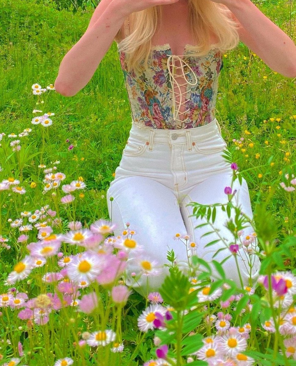 ♡⁑*  ——  𝘾𝘼𝙈𝙋𝙎𝙏𝘼𝙂𝙍𝘼𝙈

           @ 𝗻𝗲𝘃𝗲𝗿𝗴𝗼𝘂𝘁𝘀𝘁𝘆𝗹𝗲𝘅

❝welcome home, spring. 🌺❞