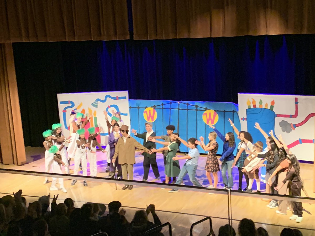 How sweet it is! Congrats @ps48r on your production of Willy Wonka 🍭🍫🍬! @CSD31SI @DrMarionWilson