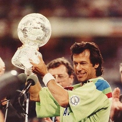 DrZeeJay's tweet photo. On this day in 1992,this #TeamInGreen made us proud.
Wish we get the chance to witness this moment!π΅π°π
#Squad92 #BehindYouSkipper
#WhoRulesTheWorld https://t.co/aNSV7p94H4