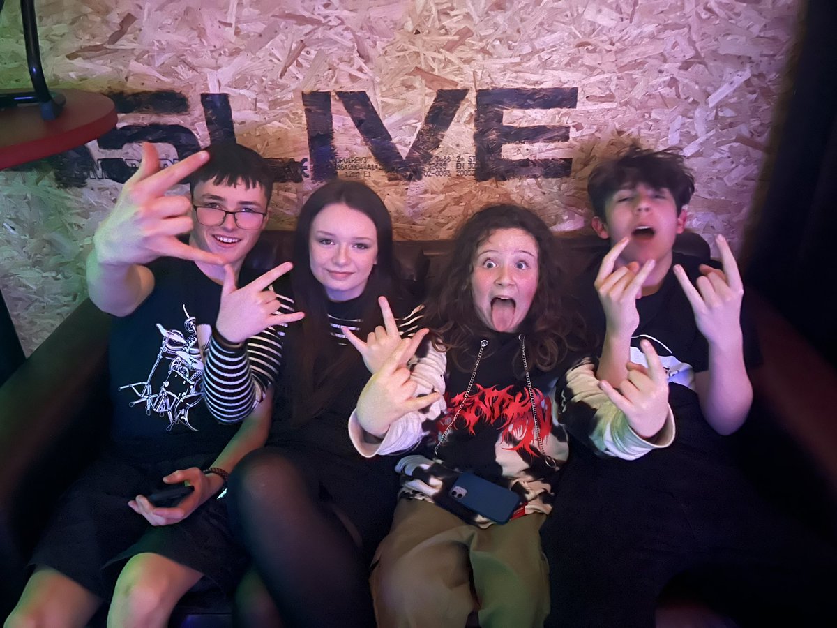 KrisTheScript's tweet photo. @Lissywitch @SlapMagUK @PlaylistBucket @RawSoundTV @PremiumBlendRad @WorcsMusicFest @EGHRocks @BoneyardPromo Thank you. They had the best time and love playing live. Really appreciate the support and kind words. 🤘🤘 https://t.co/zSbn9YvYu2