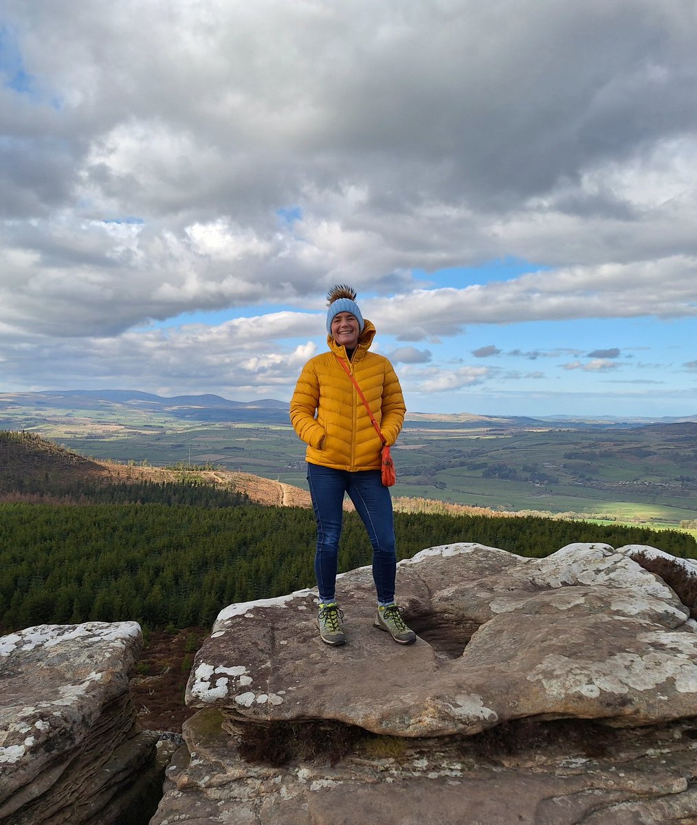 EmmaJensey's tweet photo. I'm a woman with a stressful job and too many other commitments. I don't get much downtime. When I do, a bit of fresh air &amp; exercise is the best way I know to de-stress. Had a brilliant 3 hour hill walk today and I am ready for the week ahead! #MondayMotivation #livingmybestlife https://t.co/YhWAxNDhD8