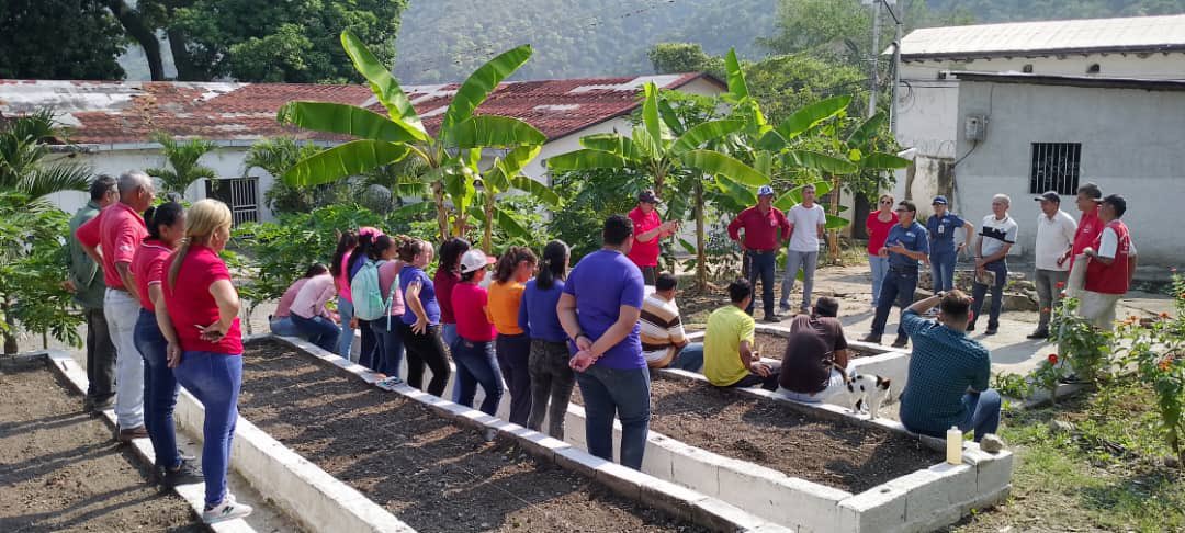 Derecho_paz's tweet photo. Egresados del Sistema Penal han iniciado el Proyecto Agrícola 2024 desde el Centro de Residencia Supervisada #CRS Prof. José Carreño del estado Trujillo. 
#PresenteYFuturoDePaz https://t.co/ENBRJJFCpB