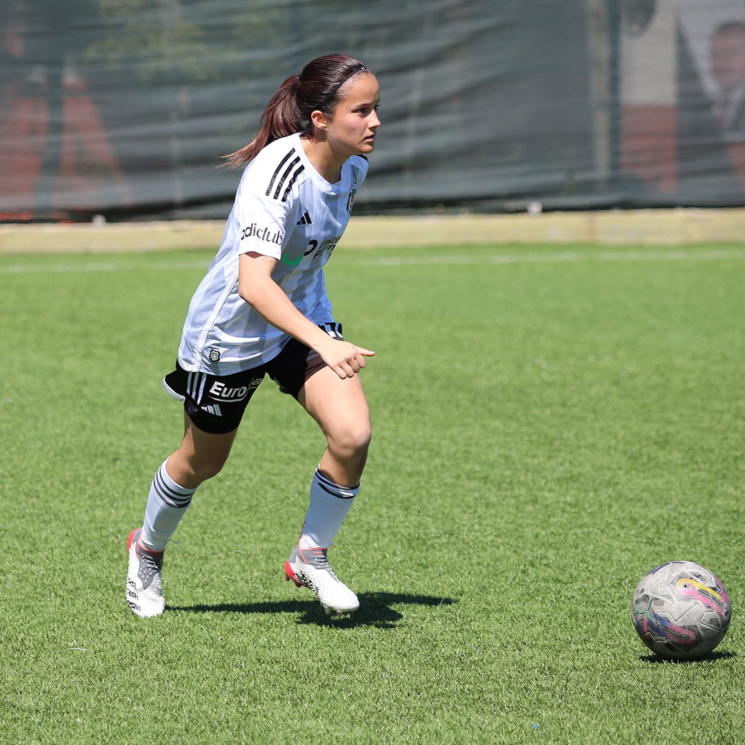 G_Aztecas's tweet photo. [TURQUÍA🇹🇷] Super Lig Women: Sofía Álvarez fue titular y participó en la goleada del Besiktas sobre Adana Idmanyurduspor (7-0). https://t.co/sHhWQQ3b1P