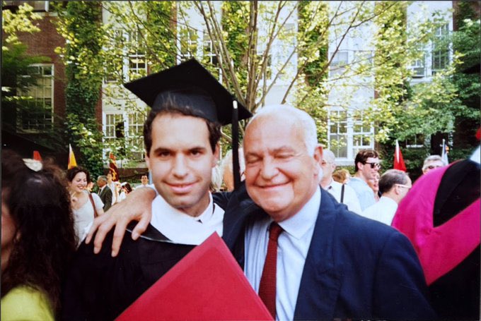 MartinLitwak's tweet image. Che, @horaciorlarreta, dado que sos una persona pública, podrás por favor explicarle a la gente cuándo y cómo falleció tu padre?

Y no es que quiera meterme en tu vida privada ni remover cuestiones dolorosas, pero esta mañana comentaste públicamente que tu padre fue desparecido…