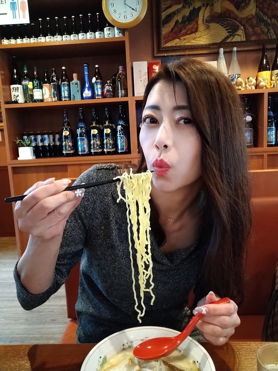 おはようございます^_^
土曜の名古屋フェニックス個人撮影会.オフ会.昨日のパン教室イベント名古屋にご参加下さった皆様ありがとうございました♡
また来月第4土曜に名古屋に行きます♪
次回のパン教室イベント名古屋は５月に開催します🍞
（一昨日昼、公園ポートレイト撮影後ラーメンいただきました） https://t.co/MFu1BS2PGB