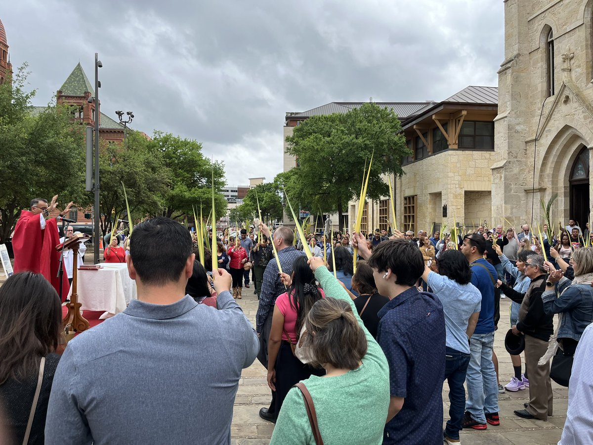 Celebrating Palm Sunday with outdoor mass @SanFernandoCathdral #PalmSunday2024