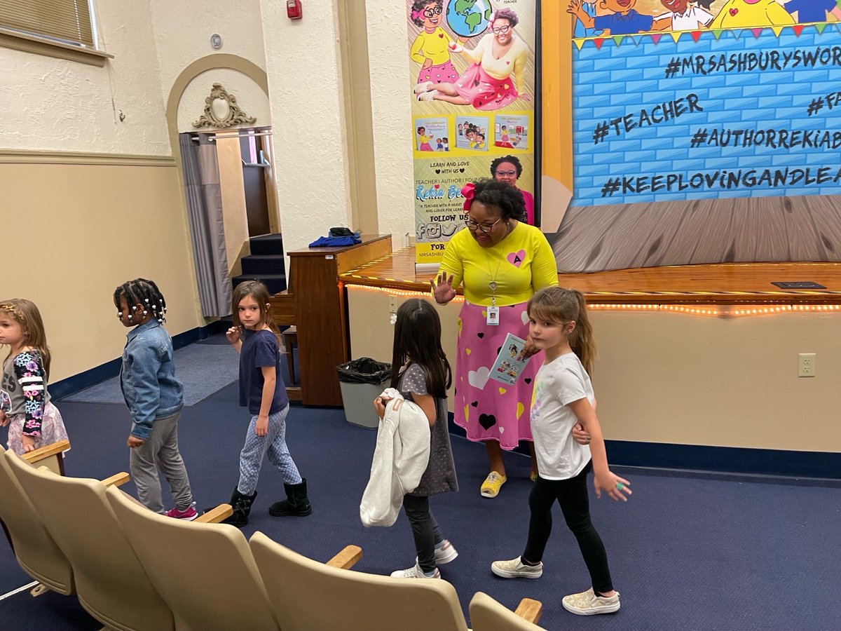 Pure #joy and high fives ✋🏽 🥰🥰! During #BlackHistoryMonth we had the honor to read our book #Mrsashburyteachesblackhistory. The smiles are all that matters 🫶🏽❤️. 
#mrsAshburysworld #mrsashbury #authorrekiabeverly #school #teachers #teachersfollowteachers