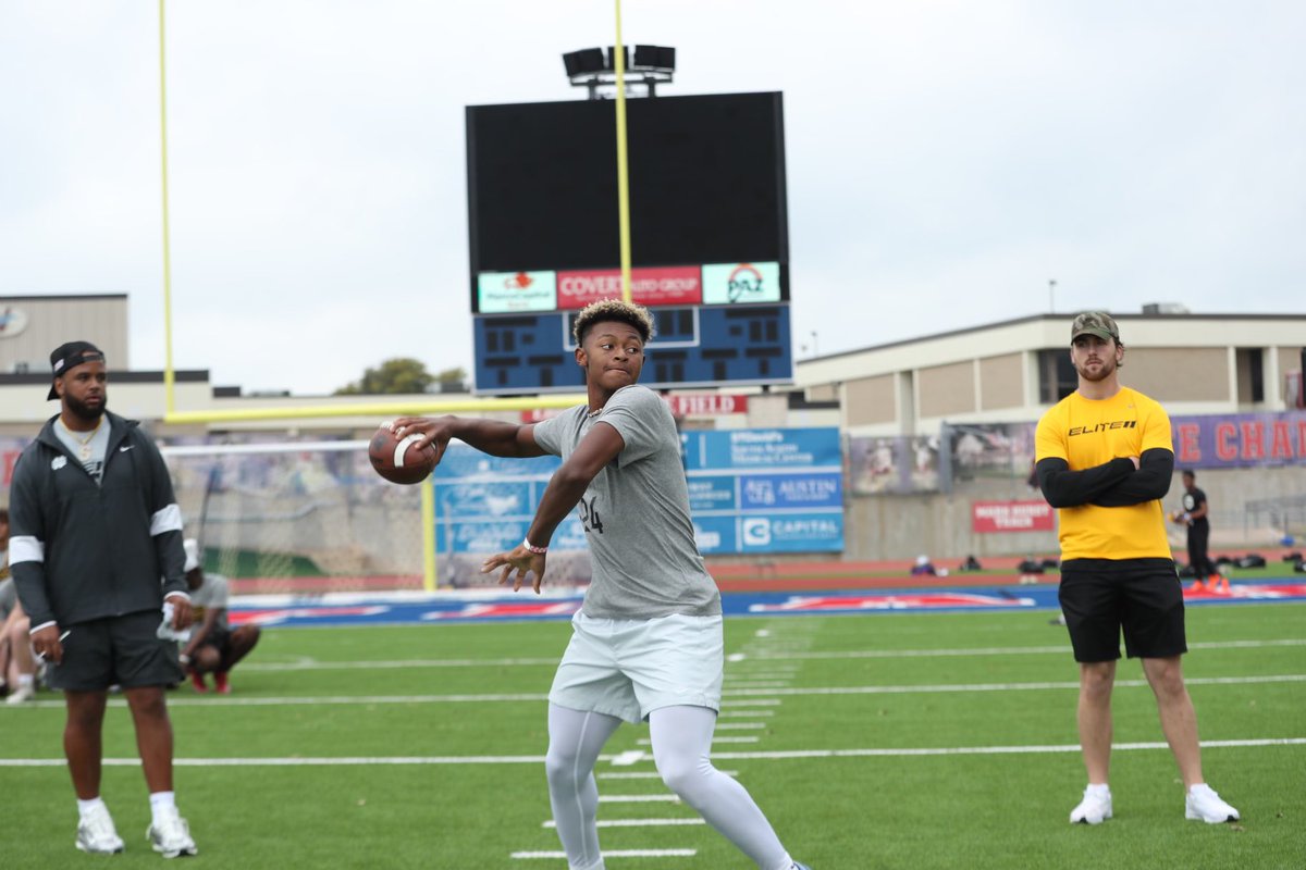 Panini Accuracy Challenge winners from today’s Austin #Elite11 regional: 🥇’25 - Edward Griffin - 23 pts. 🥇Underclassman - Peyton Houston - 20 pts.