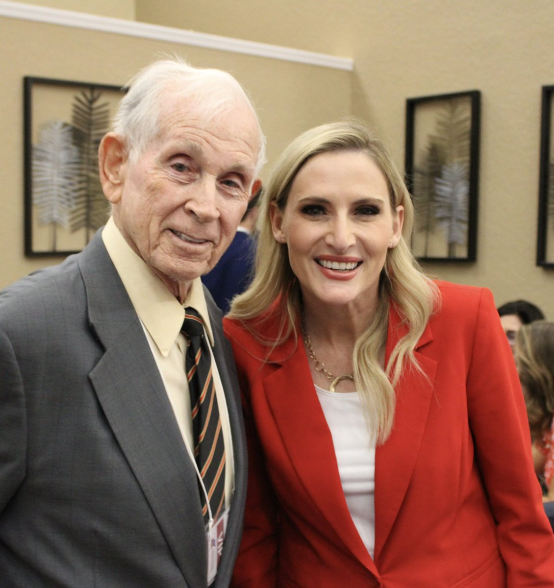 Vote_Laurel's tweet photo. It was an honor to host my friend, Chairman @Jim_Jordan, this weekend in FL-15! Thank you to @PascoCommittee for starting off the trip with their annual Reagan Day Dinner. It’s always great to come home and spend time with family and friends. https://t.co/6py3Rx3Dpg
