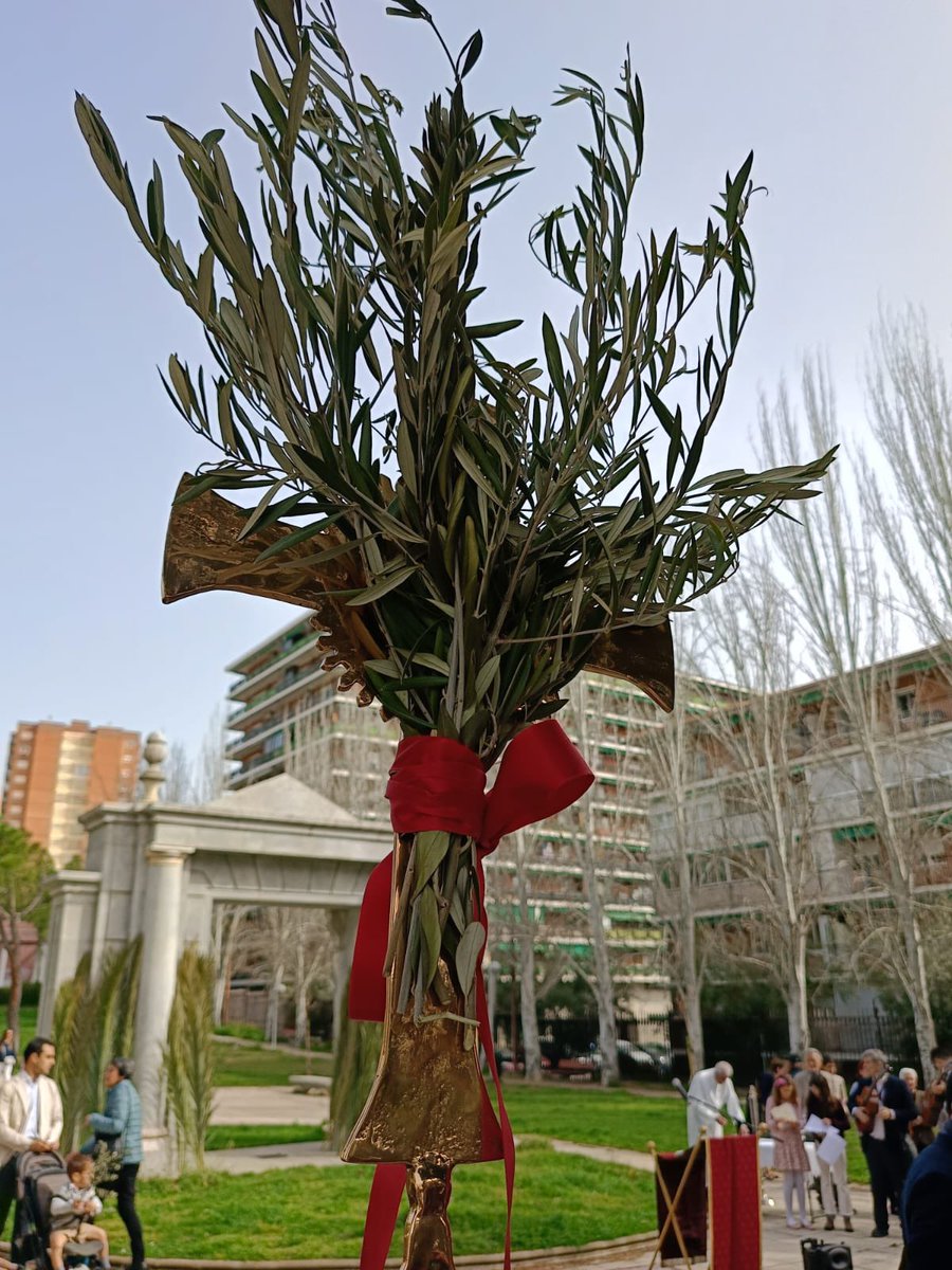 Gracias <a href="/davidperez/">𝔻𝕒𝕧𝕚𝕕 ℙ𝕖𝕣𝕖𝕫 𝔾𝕒𝕣𝕔𝕚𝕒</a> por acompañar a los feligreses de Santa María del Parque en el inicio de la semana más importante de muchos vecinos de Hortaleza. <a href="/JMDHortaleza/">Distrito de Hortaleza</a> <a href="/archimadrid/">Archidiócesis de Madrid</a> <a href="/juanigmerino/">Juan Ignacio Merino</a>
