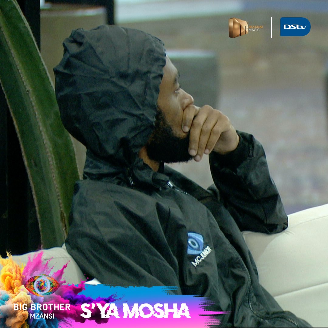 Snqobile_Mark's tweet photo. They call him "Mzilikazi"❤️we call him "Juju"🔥 you're getting that 2 meter mfanaka🙏the most hilarious guy out there in that house 😂"The fu*k"

#mcjuniour  #BBMzanzi #bbmzansi #SyaMosha #McJuniorSiphepheloZondi https://t.co/aoCcl8tDGe
