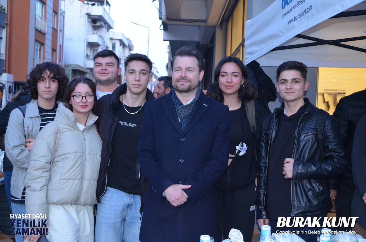 Gençlerin Başkanı, Gençlerle Bir Arada 🥰
 #SiyasetDeğilYenilikZamanı