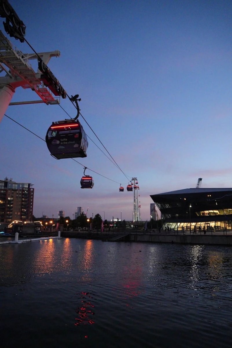 jangsu_exist's tweet photo. I recommend everyone to take this cable car ride in London! ! ! . It was super beautiful #LONDON  #Cable Car Sightseeing🇬🇧🚠 https://t.co/Q8bJtXKU56