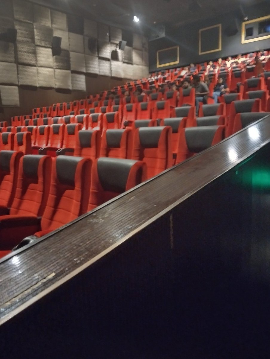 Abguy01's tweet photo. Exciting news for #Inox #pvr fans!
Inox has decided to change seats in all of their screens💥 currently screen 3 have been changed to reclining seats, and they have plans for an imax laser upgrade too🥵💥👌 https://t.co/QzQws7xxyB