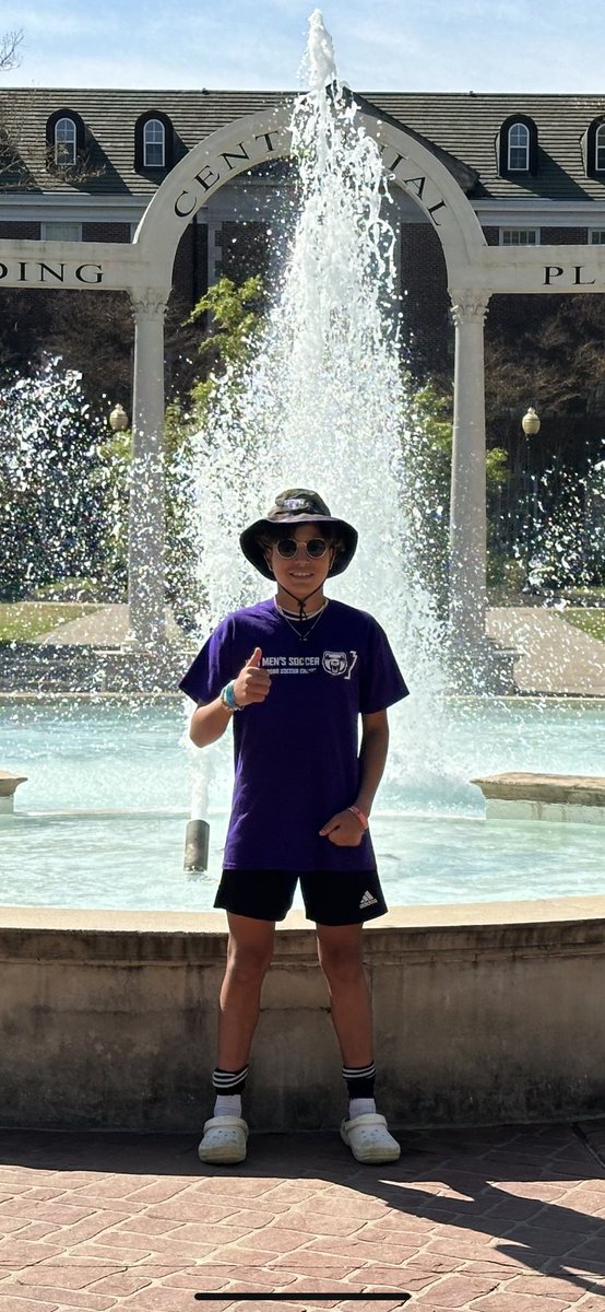 jonathan jones tweet media