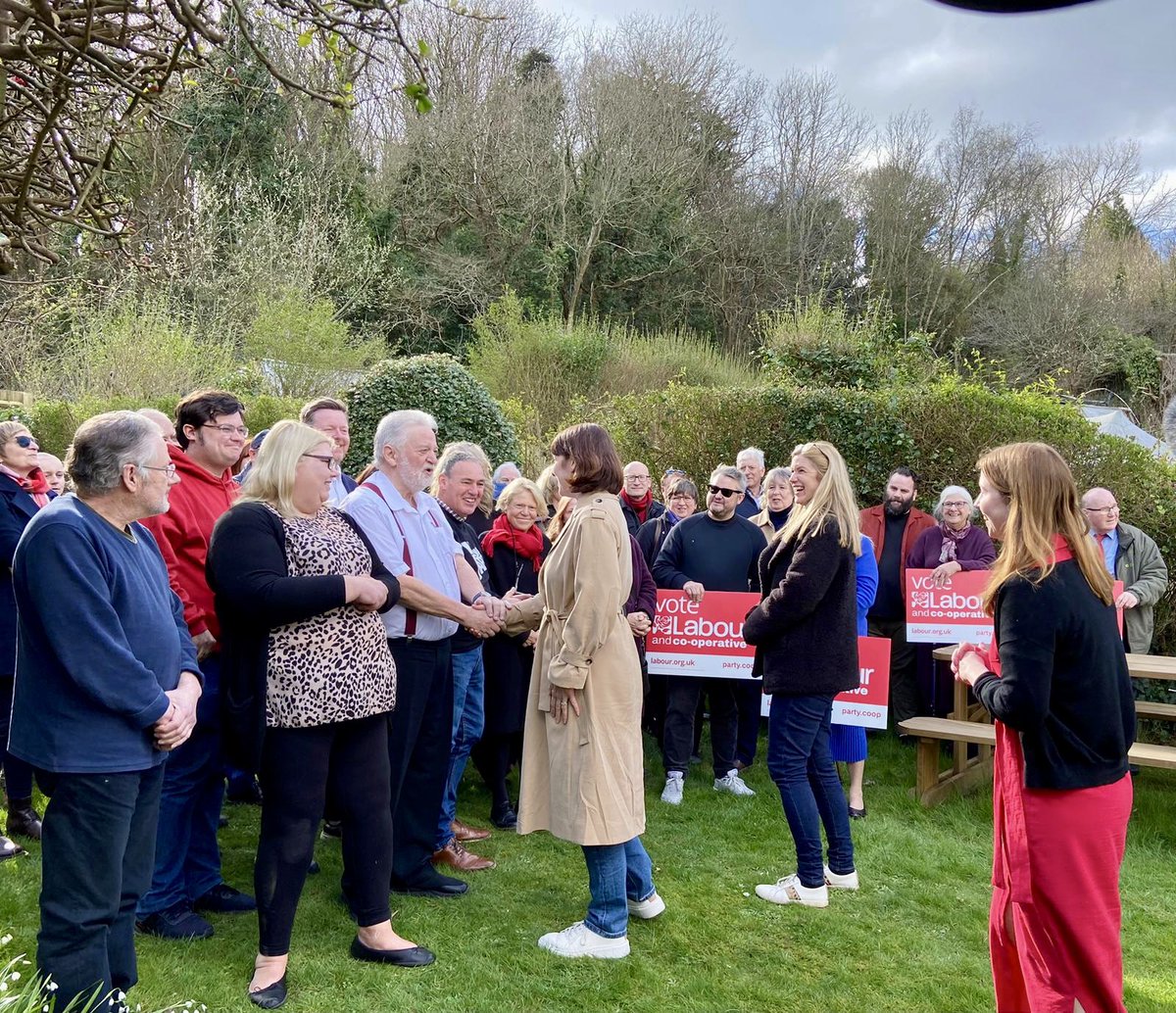 Out on the #labourdoorstep with Ellie and our fantastic candidate for Hastings, Helena Dollimore. Vote for change, vote Labour in Hastings.🌹