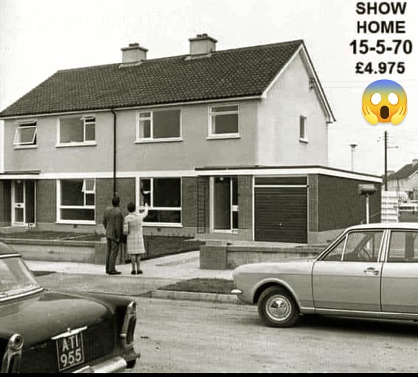 higgledygarden's tweet photo. 1970: Av' yearly wage: £1,204 Av' house price: £4,690 The av' house cost 3.89 x the av' yearly salary.
2024: Av' yearly wage: £34,900  Av' House price £263,600. The av' house cost 7.55 x the av yearly salary. 
Making av'  1970's house c £135,000 in today's money. 
(I think!?) https://t.co/cyOsXXr7pj