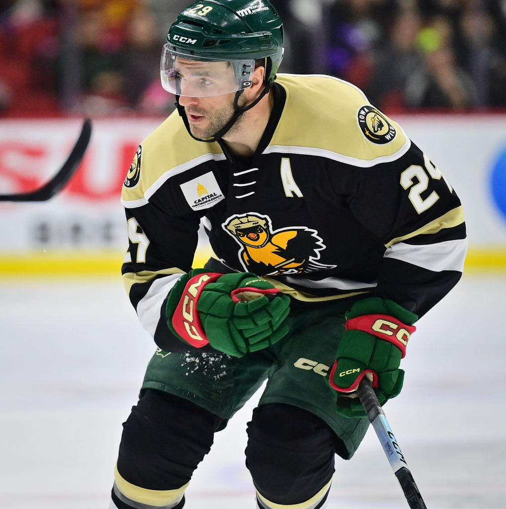 The <a href="/IAWild/">Iowa Wild</a> wore special goldfinch jerseys last night as part of their “Black Out ALS” game.