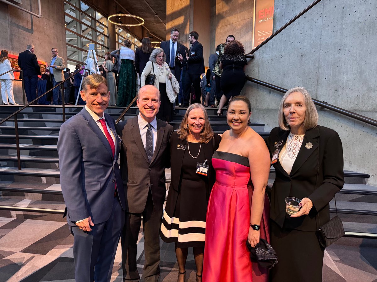 @coloradodems keynote speaker @CoryBooker delivered an amazing and inspiring speech at last night's Gala in #Denver Great to see so many friends and leaders there -- @BrianMasonCO @JasonCrowCO @YadiraCaraveo @plomerforco and many more!